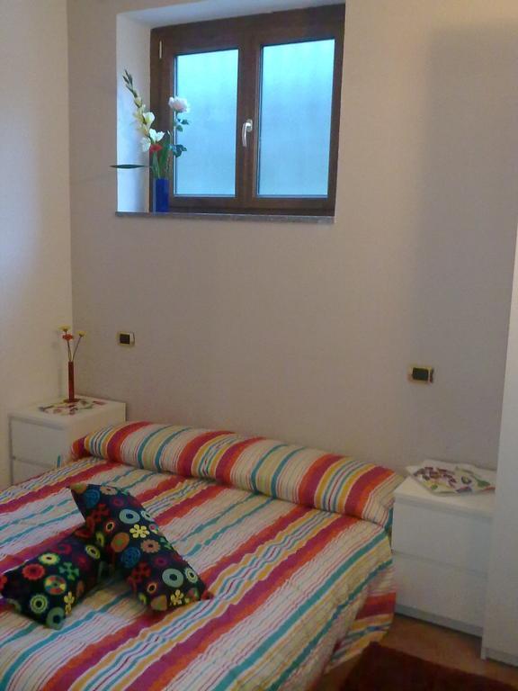 Affittacamere Valchiavenna - Foresteria Lombarda Con Parcheggio Privato Sul Posto! Apprezzata Gestione Familiare Dal 2012, Qualita-Prezzo Top! "Guest-House With Private Parking On Site! Appreciated Family Management Since 2012, Quality-Price Top!" Værelse billede
