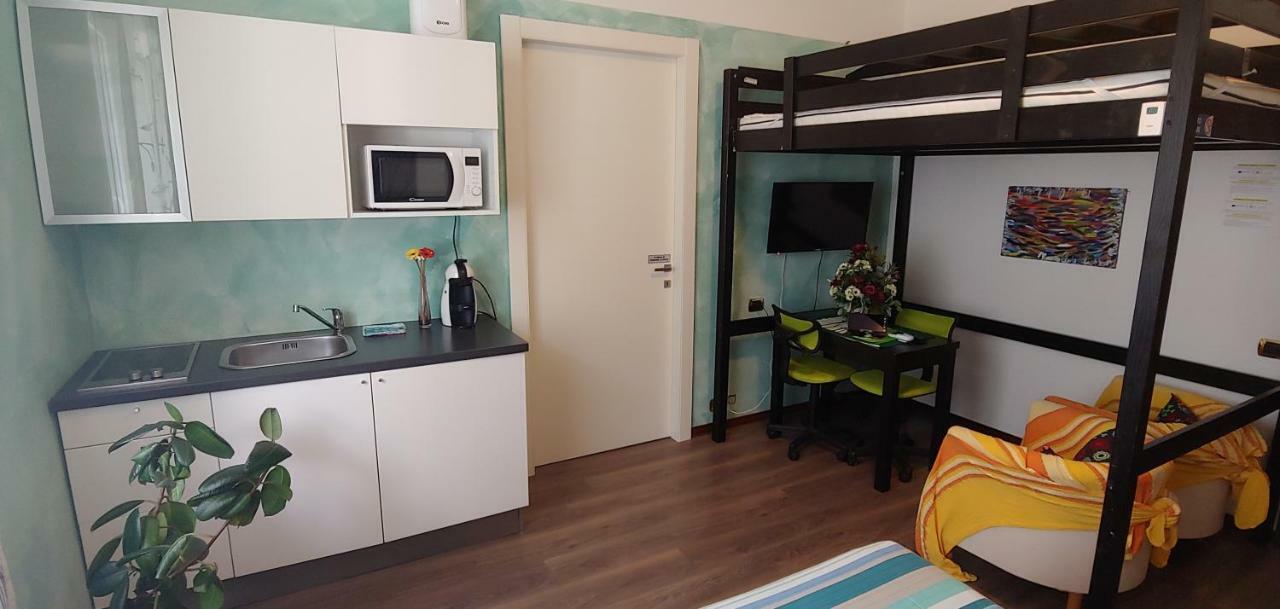 Affittacamere Valchiavenna - Foresteria Lombarda Con Parcheggio Privato Sul Posto! Apprezzata Gestione Familiare Dal 2012, Qualita-Prezzo Top! "Guest-House With Private Parking On Site! Appreciated Family Management Since 2012, Quality-Price Top!" Eksteriør billede