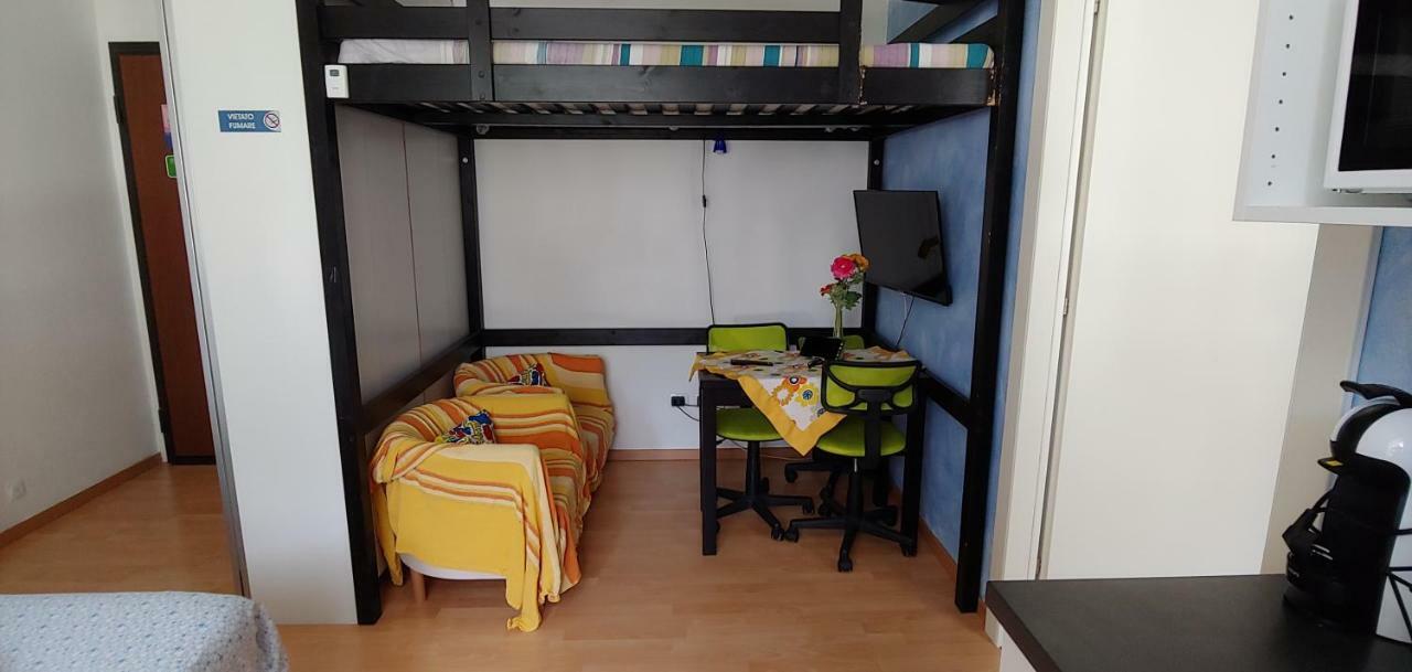 Affittacamere Valchiavenna - Foresteria Lombarda Con Parcheggio Privato Sul Posto! Apprezzata Gestione Familiare Dal 2012, Qualita-Prezzo Top! "Guest-House With Private Parking On Site! Appreciated Family Management Since 2012, Quality-Price Top!" Eksteriør billede